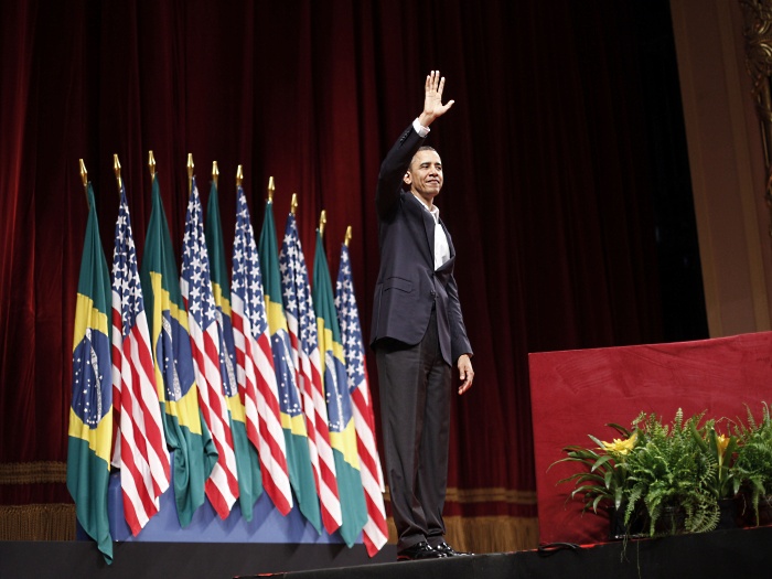 http://i2.r7.com/OBAMA-THEATRO-AP-Pablo Martinez Monsivais.jpg